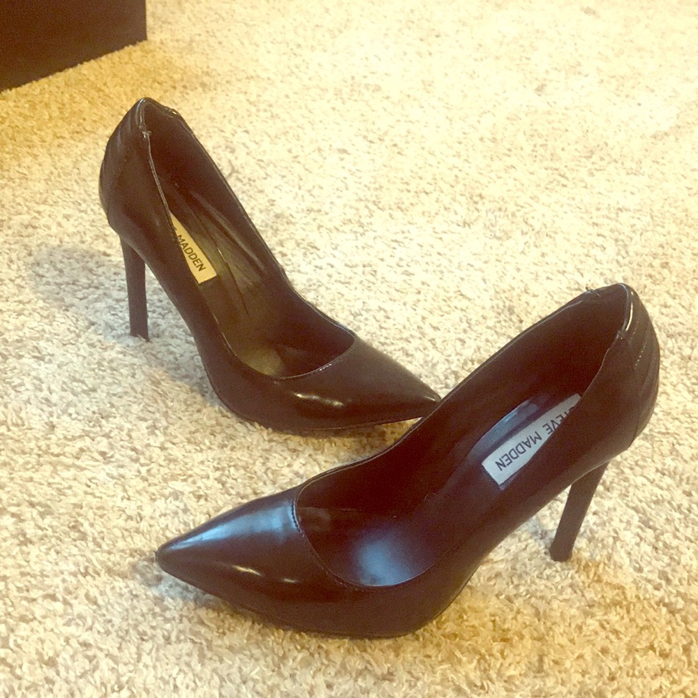 steve madden black pumps